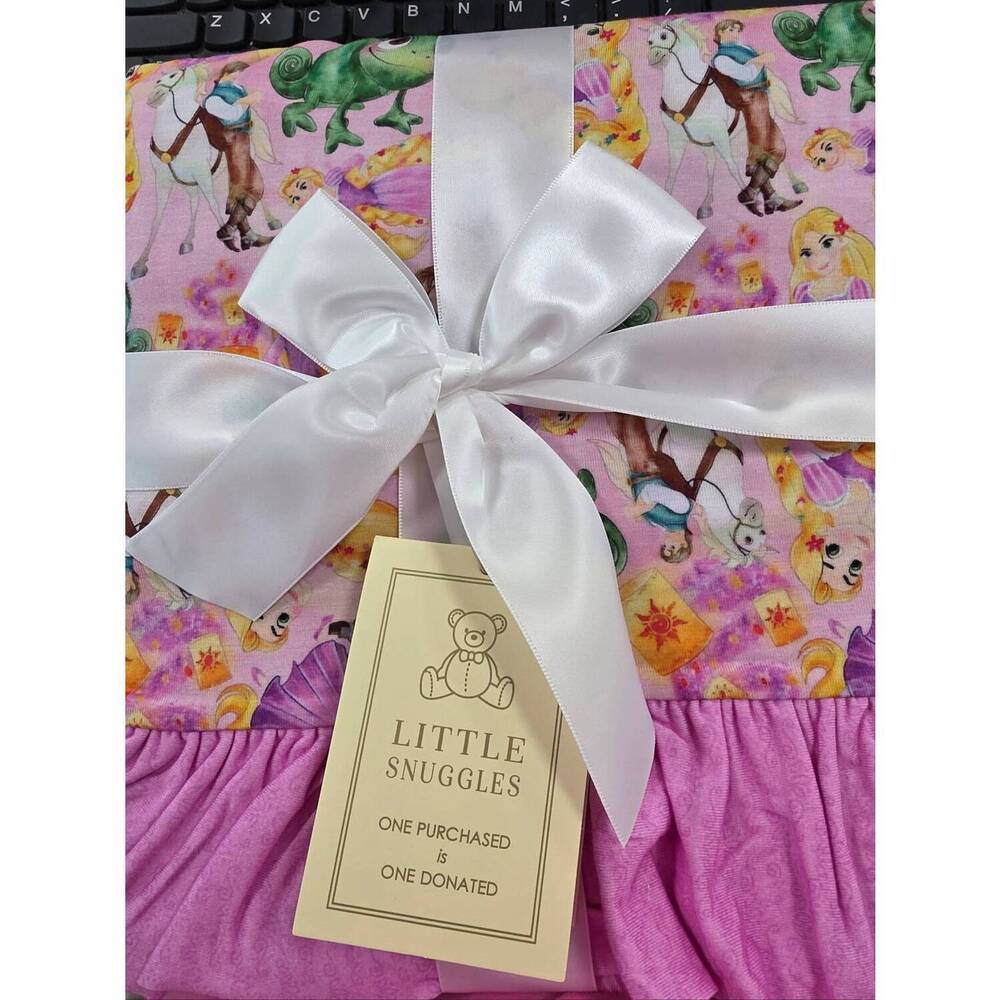 NEW CHARLIES PROJECT girl's tangled bamboo ruffle blanket in pink